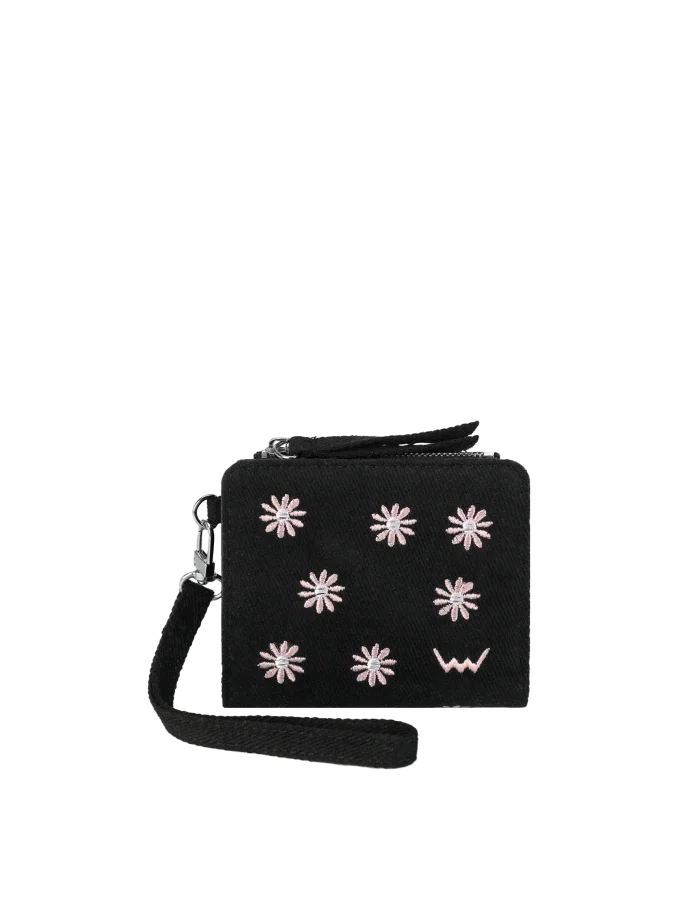 Tadi Daisy Black