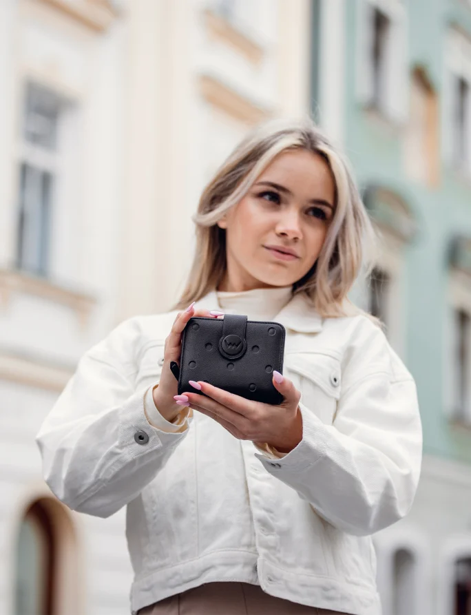 Pippa Mini Black