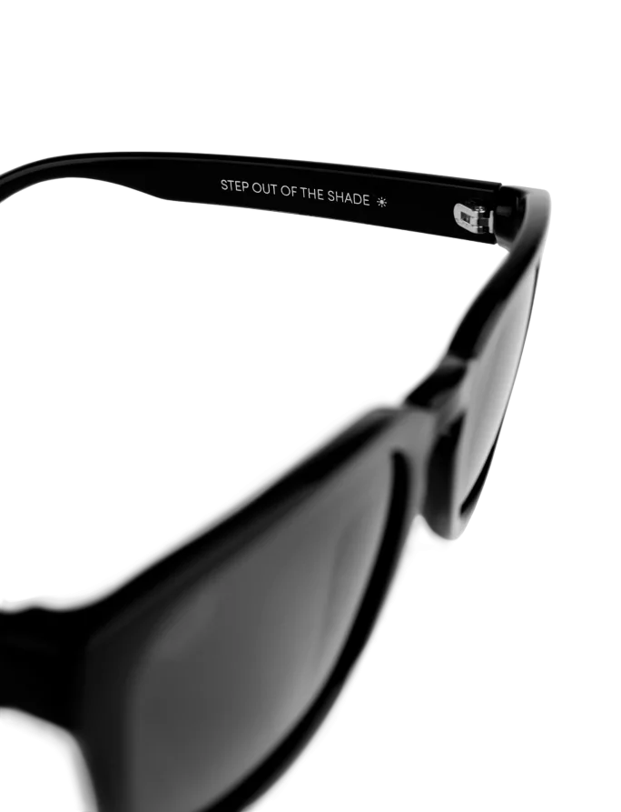 Elea Black