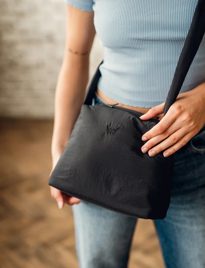 Cara Fluffy Black