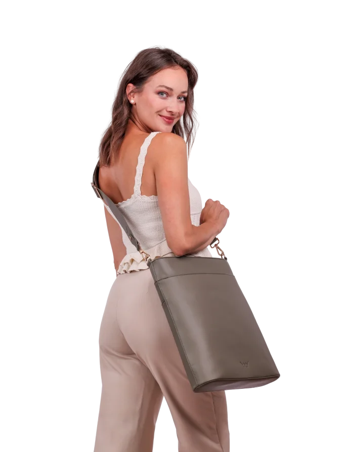 Elenea Olive