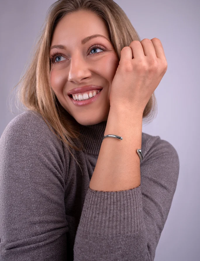 Náramok Bond Silver
