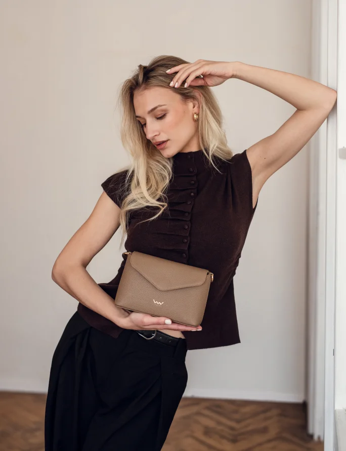 Leyra Grace Taupe