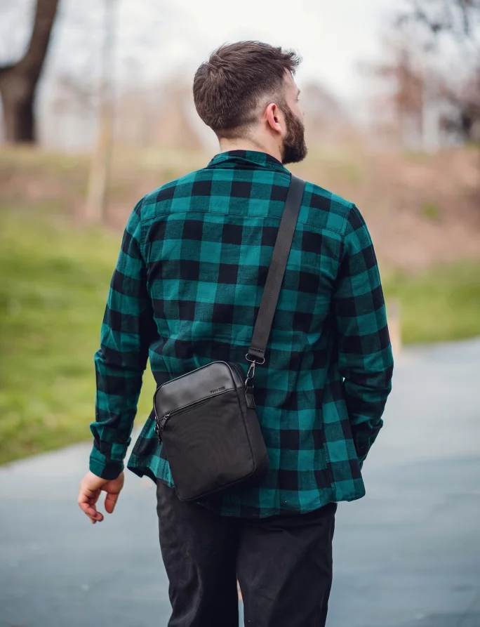 Arllo Refined Black