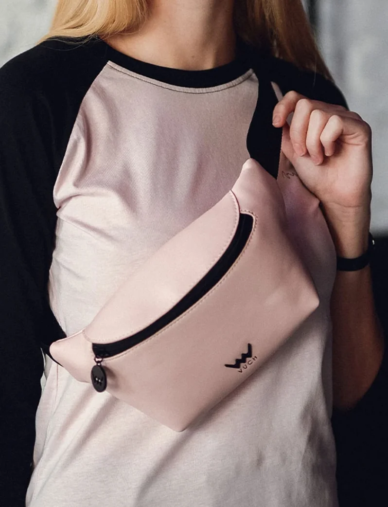 Leonora Pink