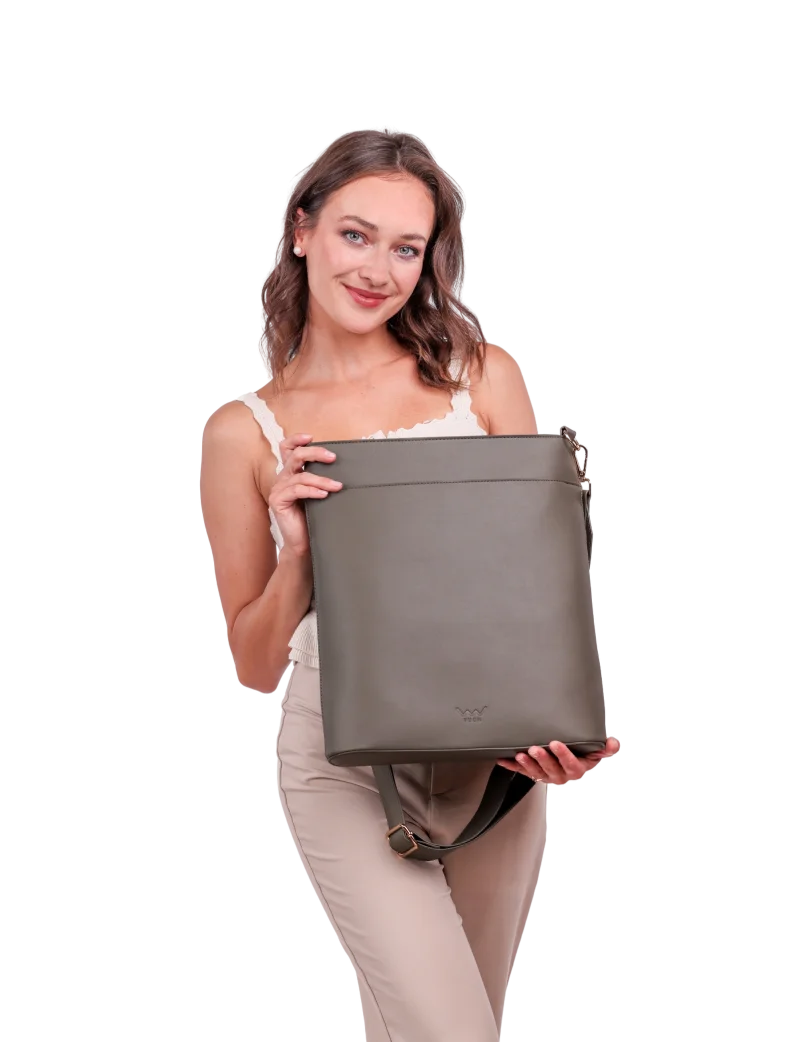 Elenea Olive