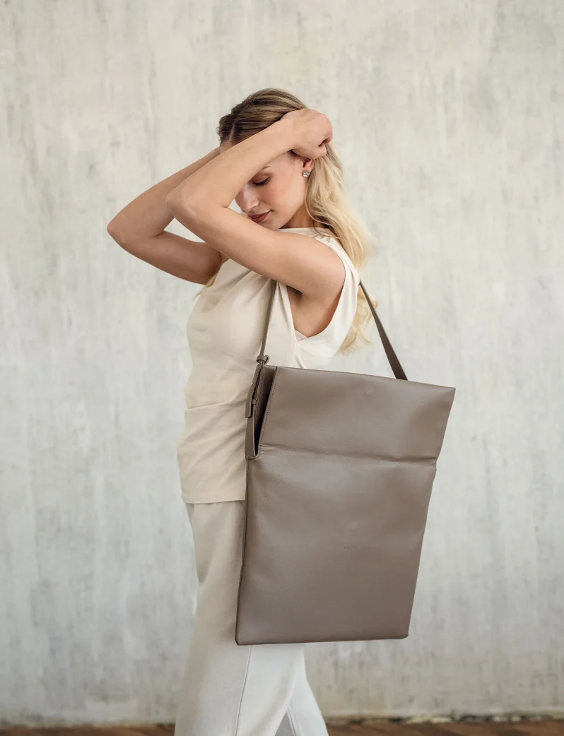 Red-D Beige