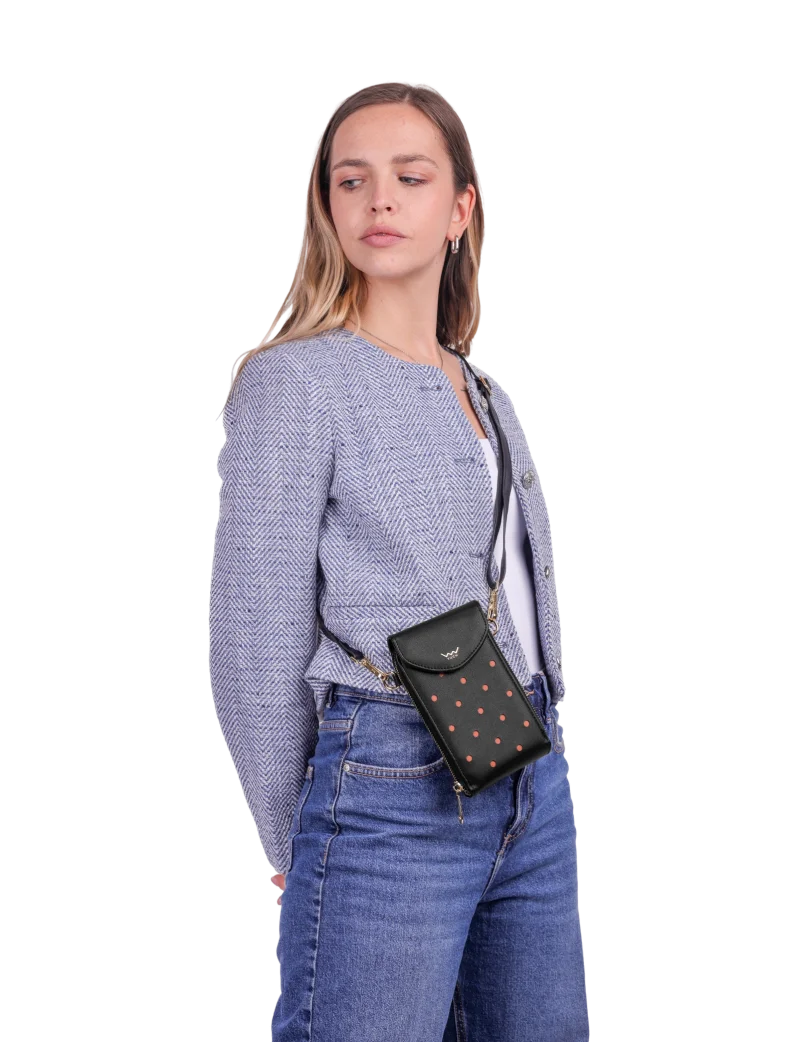 Chanthal Dotty Black