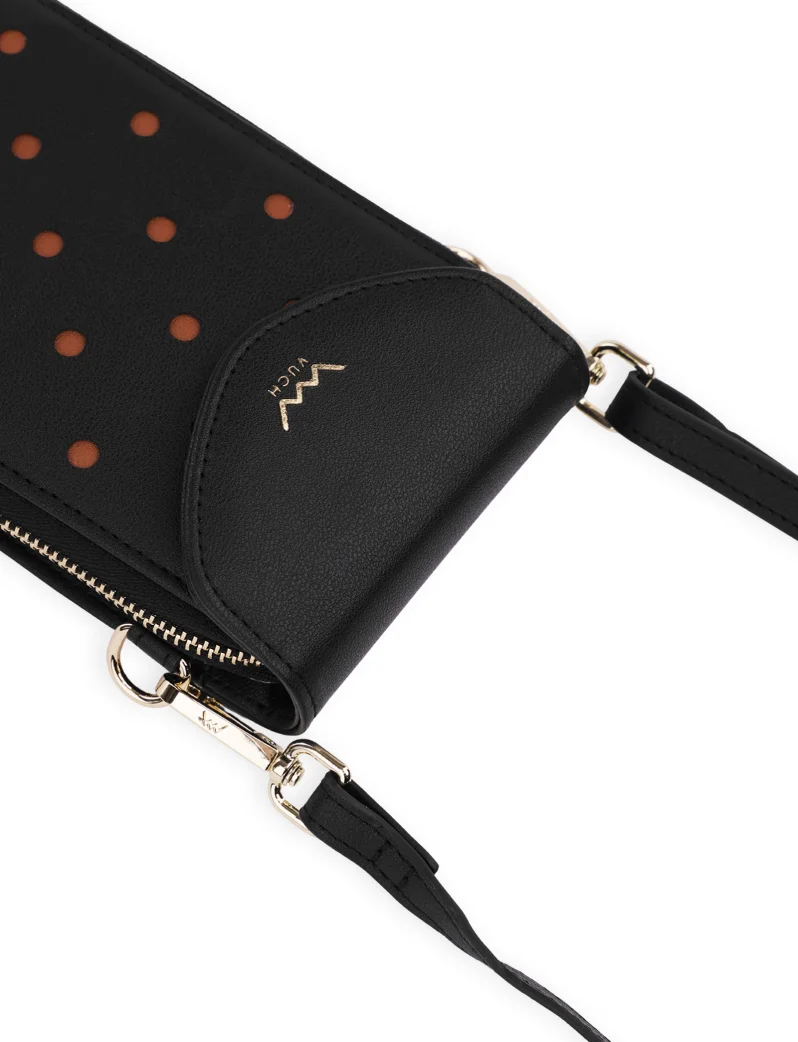 Chanthal Dotty Black